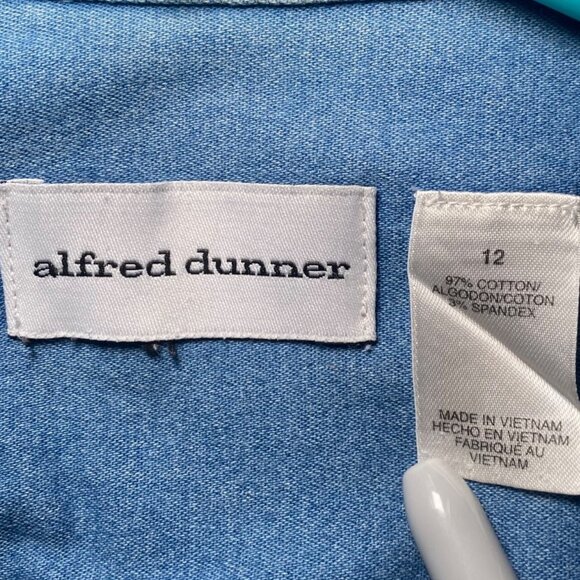 Denim Floral Embroidered Beaded Button Shirt Cottagecore Grandmacore GoldenGirls - Picture 7 of 9